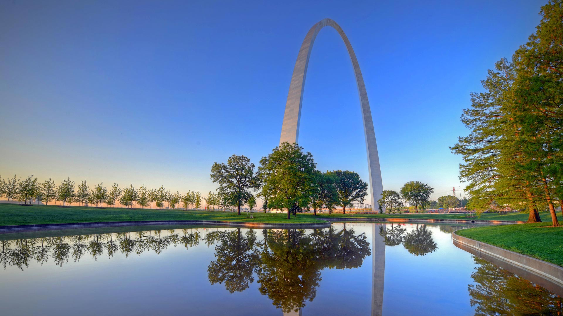 Gateway Arch NP – Bing Wallpaper Download