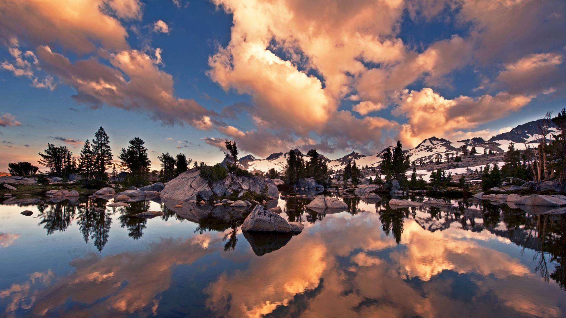 John Muir Trail near Mammoth Lakes