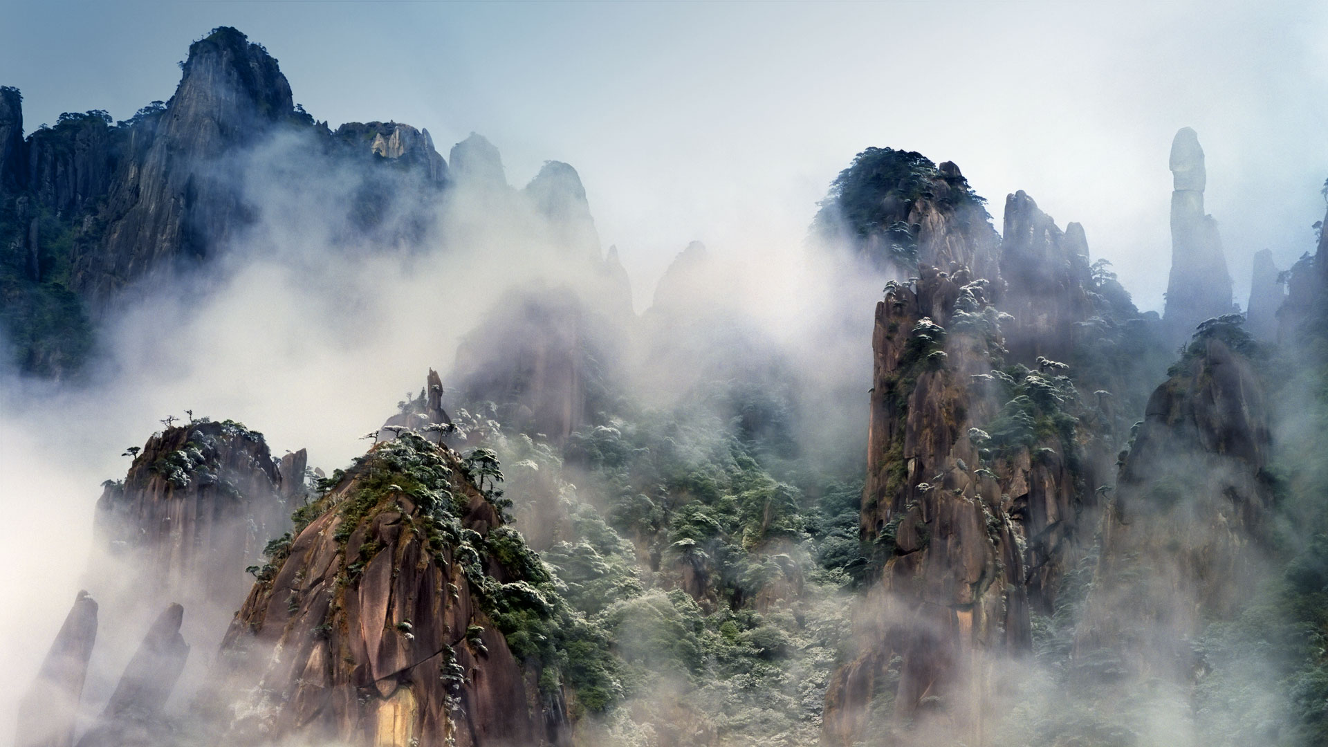 Mountain Mist – Bing Wallpaper Download