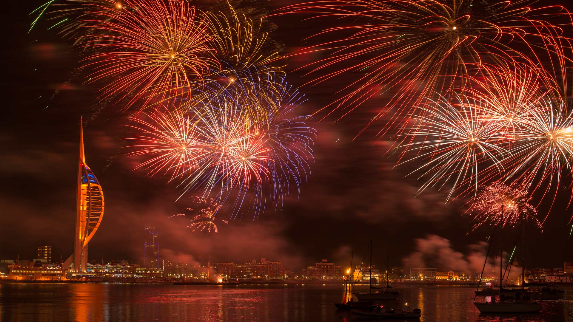 SZ Buon compleanno a Minsky PortsmouthFireworks