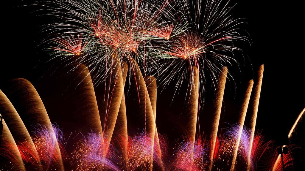 Quebec Fireworks – Bing Wallpaper Download New Years Fireworks Wallpaper 2015