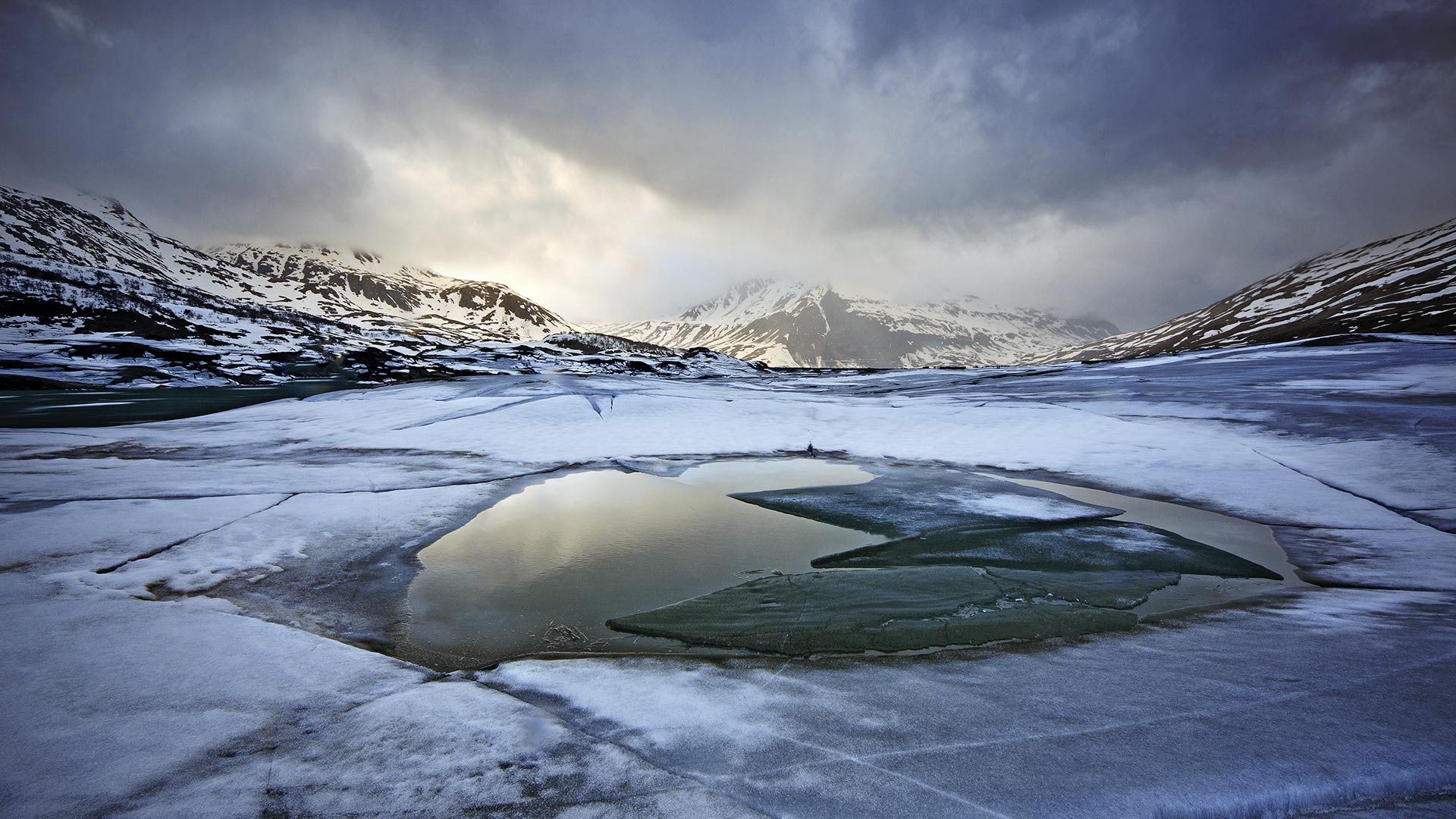 Frozen Mont Cenis Lake