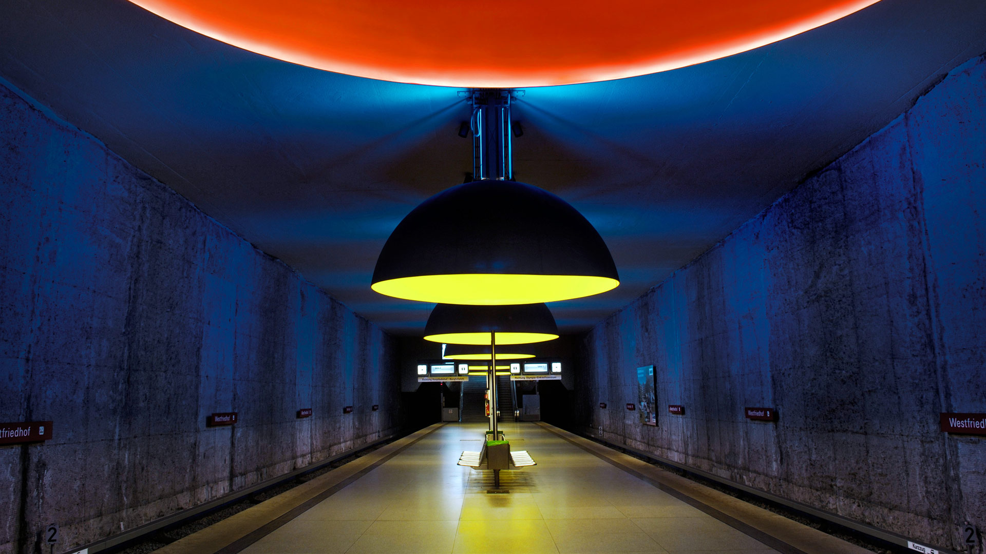 Westfriedhof Subway Station