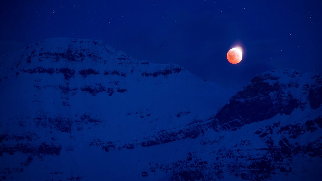 Assiniboine Moon