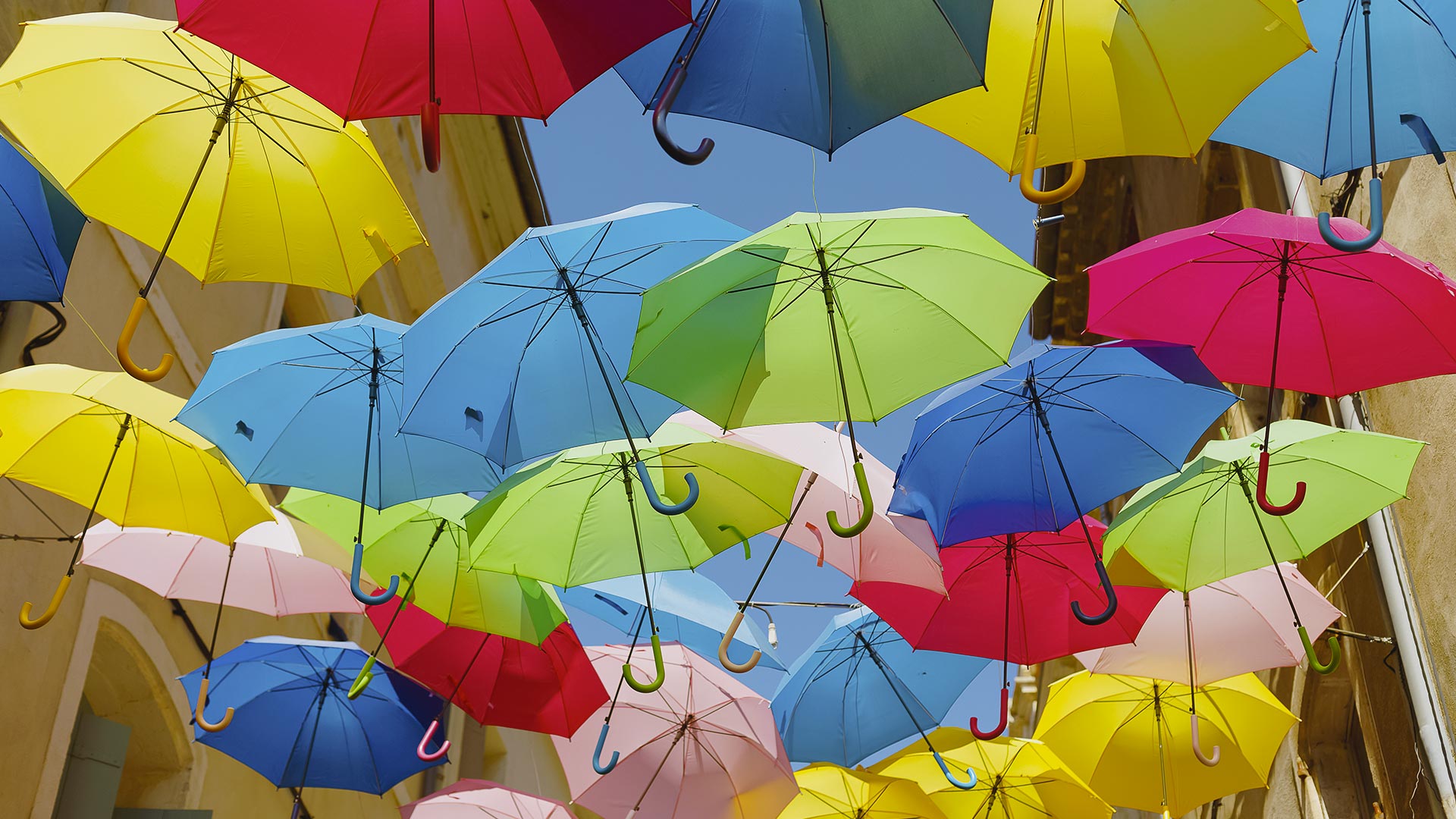 Umbrellas March Beziers