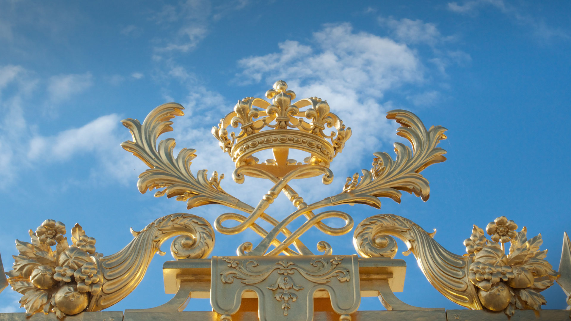 Golden Crown Versailles