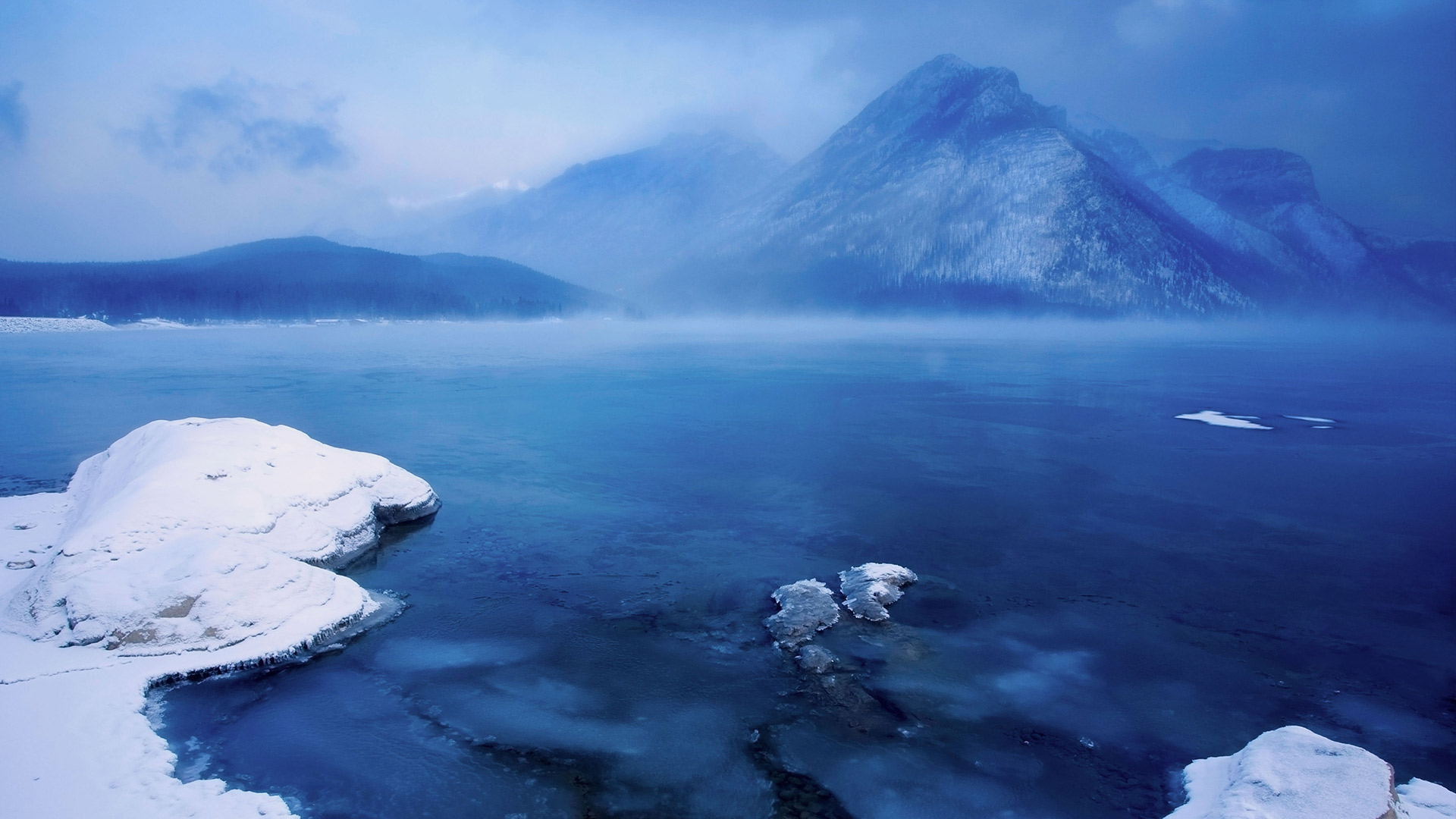 Lake Minnewanka