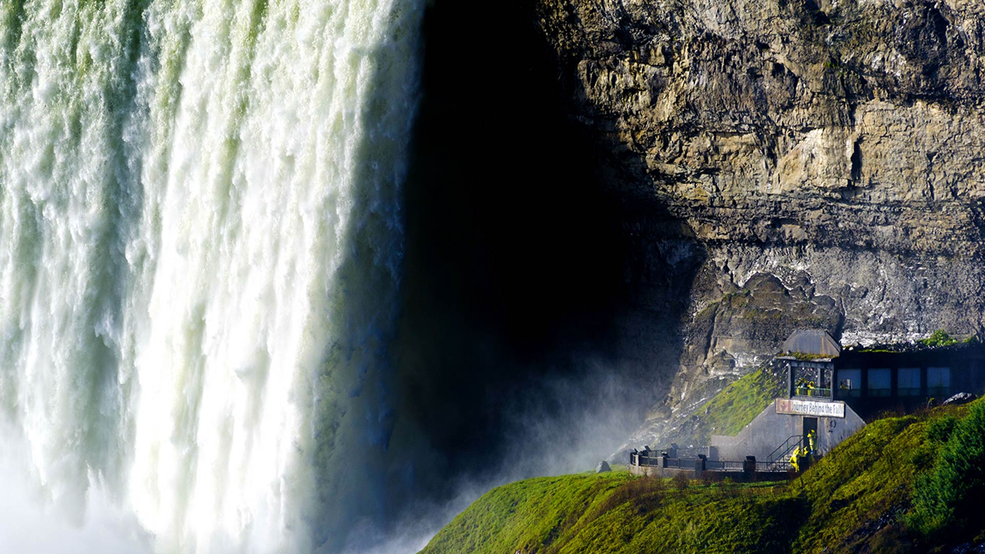 Niagara Close – Bing Wallpaper Download