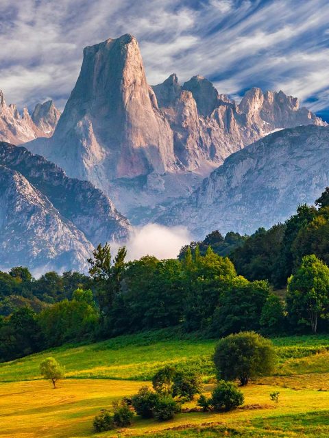 Naranjo Bulnes – Bing Wallpaper Download