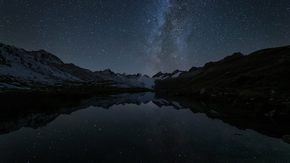 August Stargazing – Bing Wallpaper Download