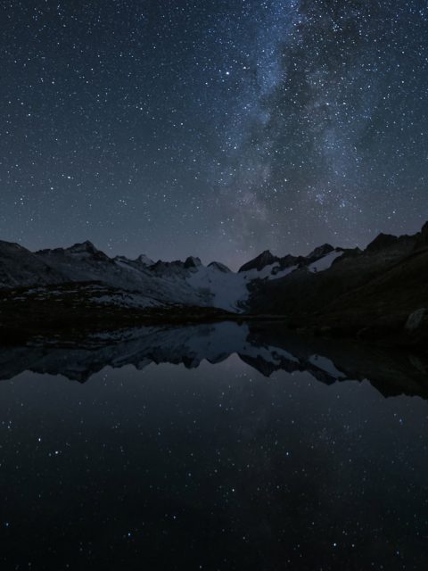 August Stargazing – Bing Wallpaper Download