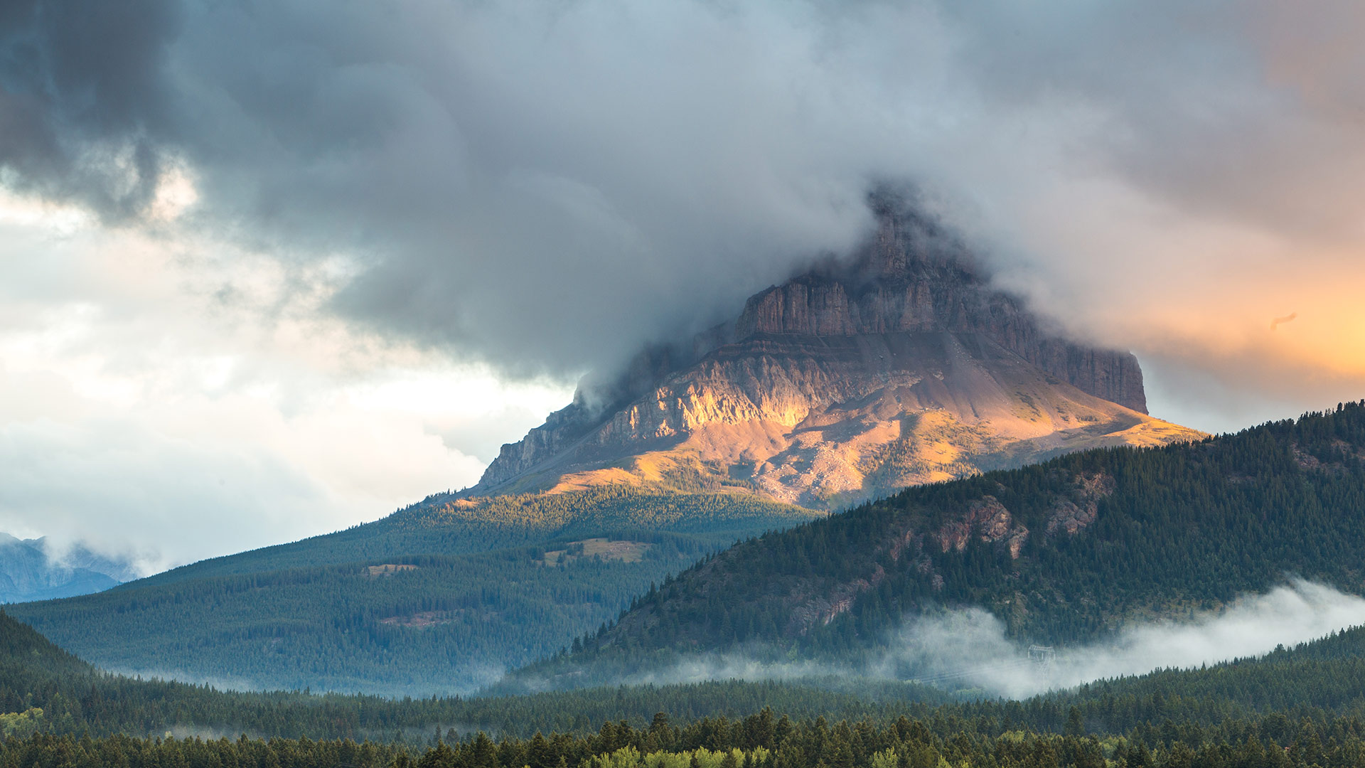 Crowsnest Mt