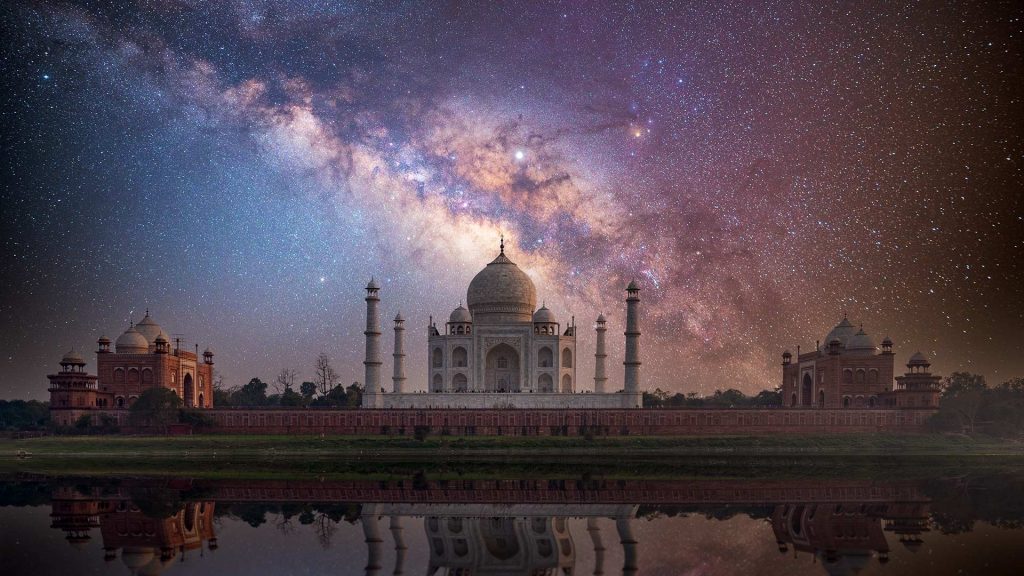 Taj Mahal Sky